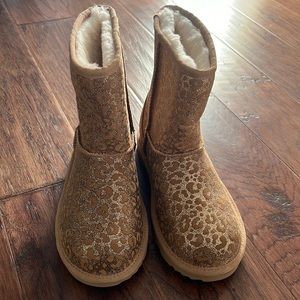 UGG Leopard bootie